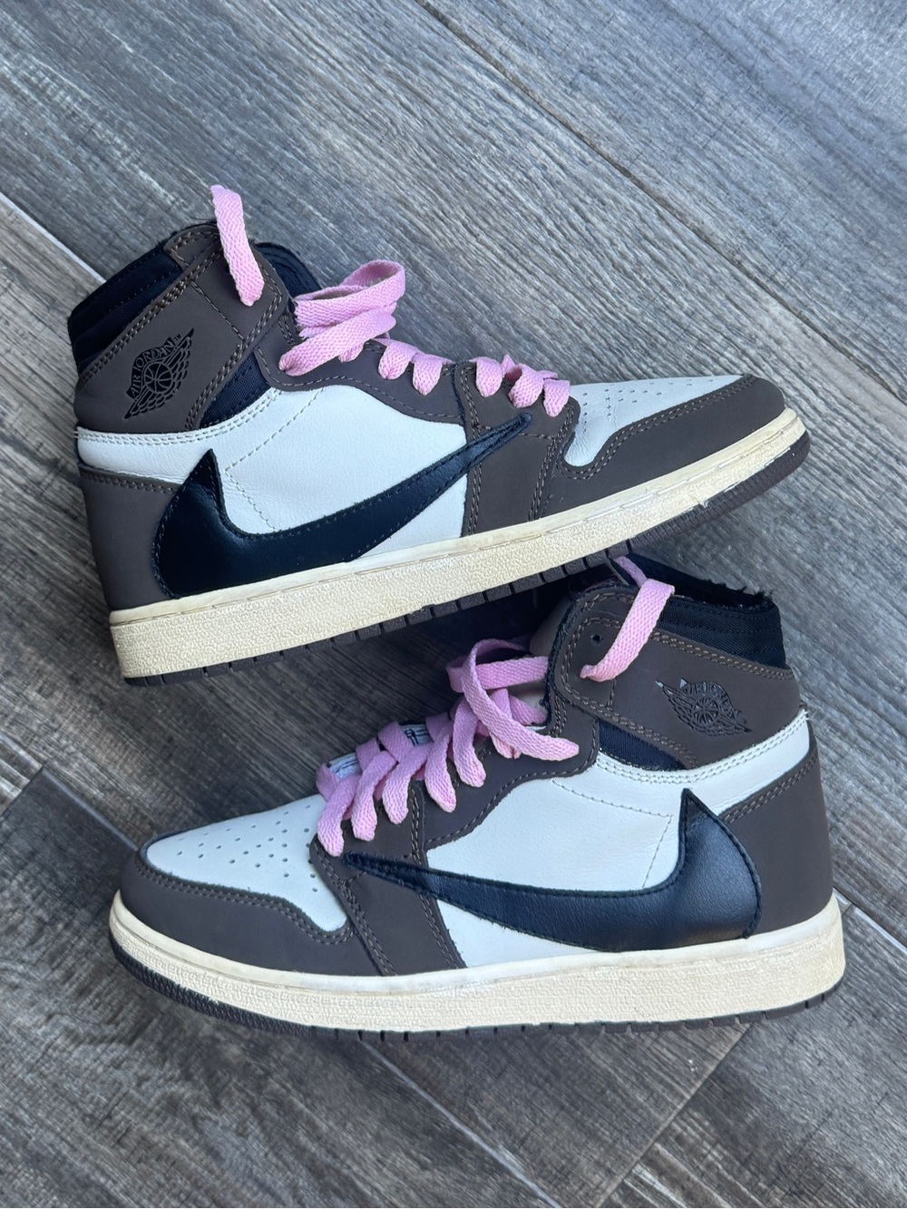 Travis Scott x Air Jordan 1 Retro High OG Mocha sz 4y 5.5